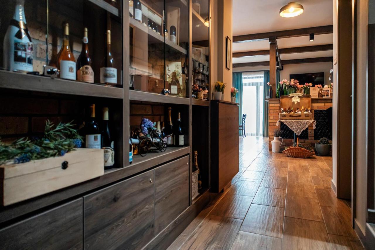 Dreko Panzió&Borbisztró Acomodação com café da manhã Győrújbarát Exterior foto