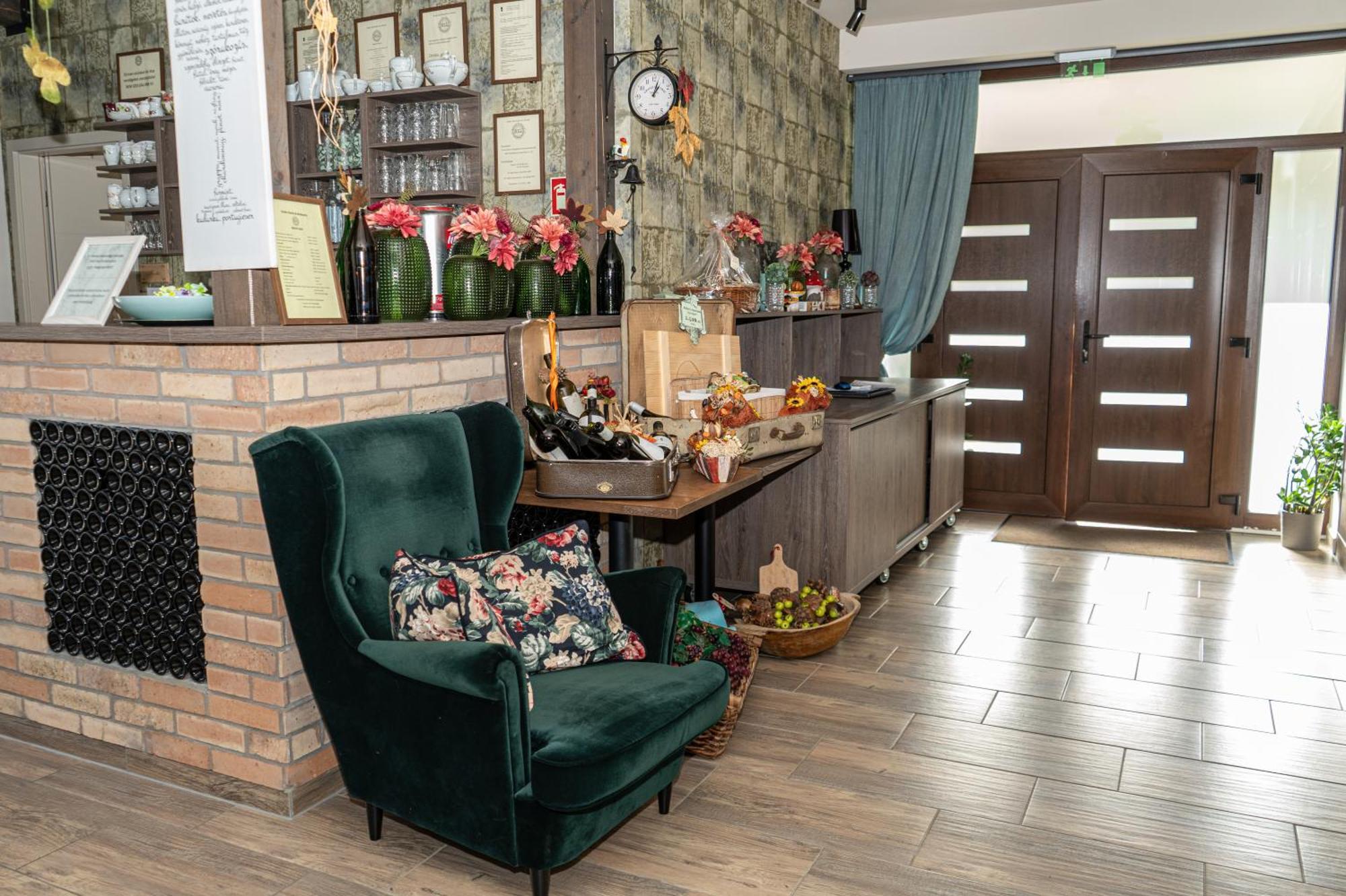Dreko Panzió&Borbisztró Acomodação com café da manhã Győrújbarát Exterior foto
