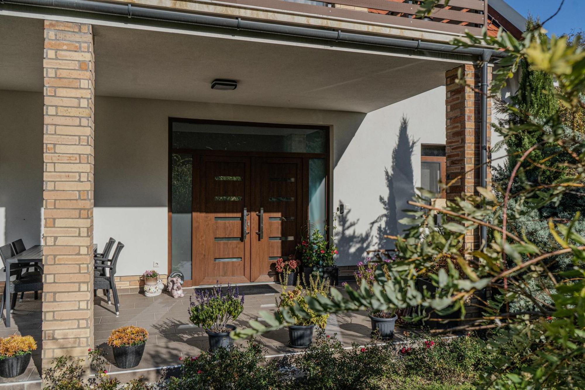 Dreko Panzió&Borbisztró Acomodação com café da manhã Győrújbarát Exterior foto